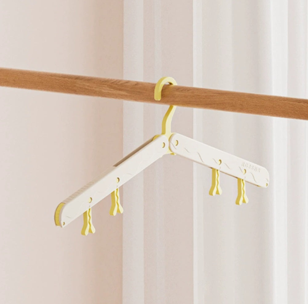 3-Pack Foldable Travel Clothes Hangers | TIKA